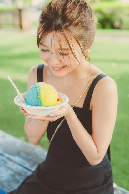 宇野実彩子の1st DVD『うの旅 in Hawaii』（C）Liverpool