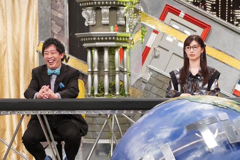左から）森田哲矢（さらば青春の光）、武藤十夢（AKB48）（C）フジテレビ