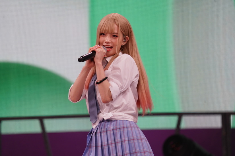 「オダイバ!! 超次元音楽祭 -ヨコハマからハッピーバレンタインフェス2022-」でのカット。