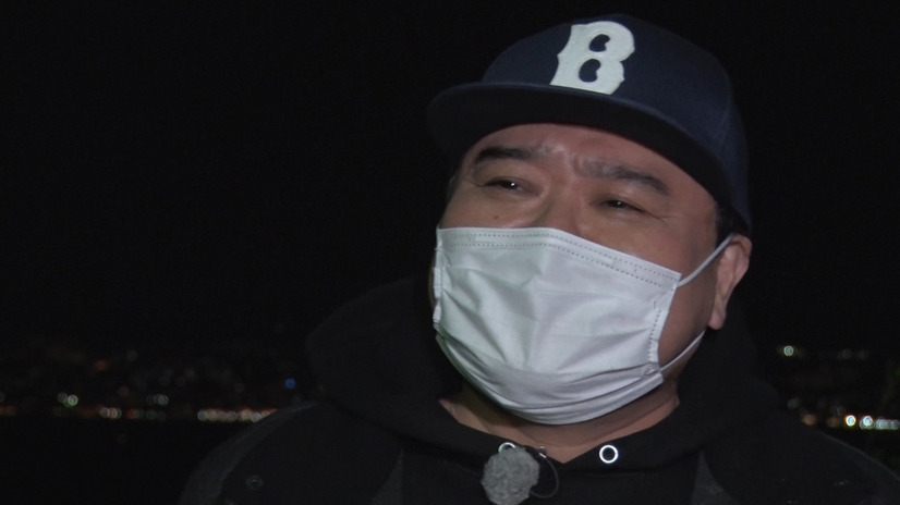 心霊ロケに挑戦する川畑座長（C）MBS