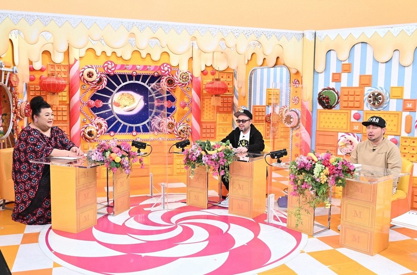 マツコ・デラックスに「チャーハンの世界」を語る葛飾炒飯さんとぺーいちさん（C）TBS