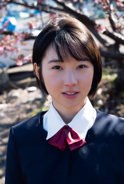 「B.L.T.graduation2022高校卒業」セブンネットショッピング購入特典ポストカード【甲斐心愛（STU48）】（c）東京ニュース通信社