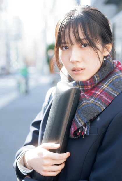 「B.L.T.graduation2022高校卒業」ローソンエンタテインメント購入特典ポストカード【森本茉莉（日向坂46）】（c）東京ニュース通信社