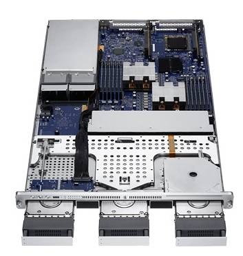 「Xserve」（ストレージを取り出した状態）