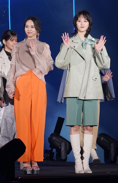 小林由依・土生瑞穂【写真：竹内みちまろ】