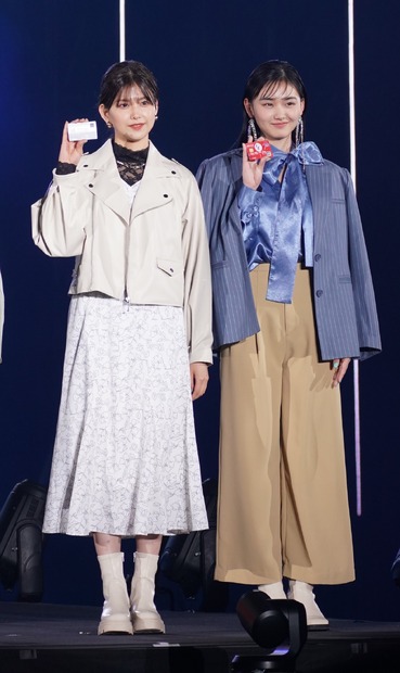 渡邉理佐・山崎天【写真：竹内みちまろ】