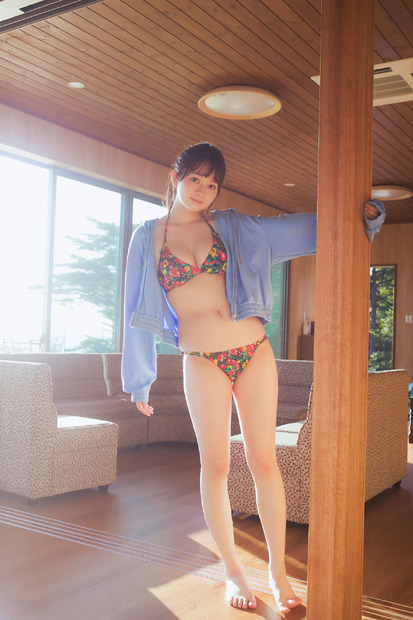 SKE48・江籠裕奈1st写真集『わがままな可愛さ』（発売：扶桑社、撮影：桑島智輝）アザーカット