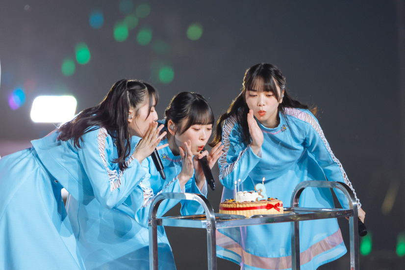 「3周年記念MEMORIAL LIVE ～3回目のひな誕祭～」（カメラ：上山陽介）