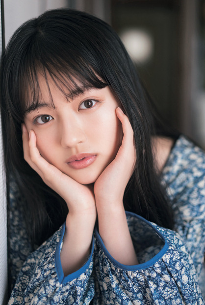 『B.L.T.』2022年6月号【セブンネットショッピング購入特典ポストカード：上坂樹里】　（c）東京ニュース通信社