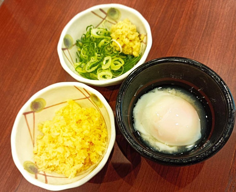 とろ～り濃厚チーズが激うま！丸亀製麺「トマたまカレーうどん」の新作を一足先に試食！