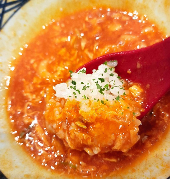 とろ～り濃厚チーズが激うま！丸亀製麺「トマたまカレーうどん」の新作を一足先に試食！