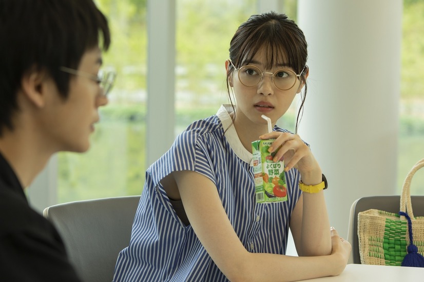 （c）秋★枝／集英社・2022 映画「恋は光」製作委員会
