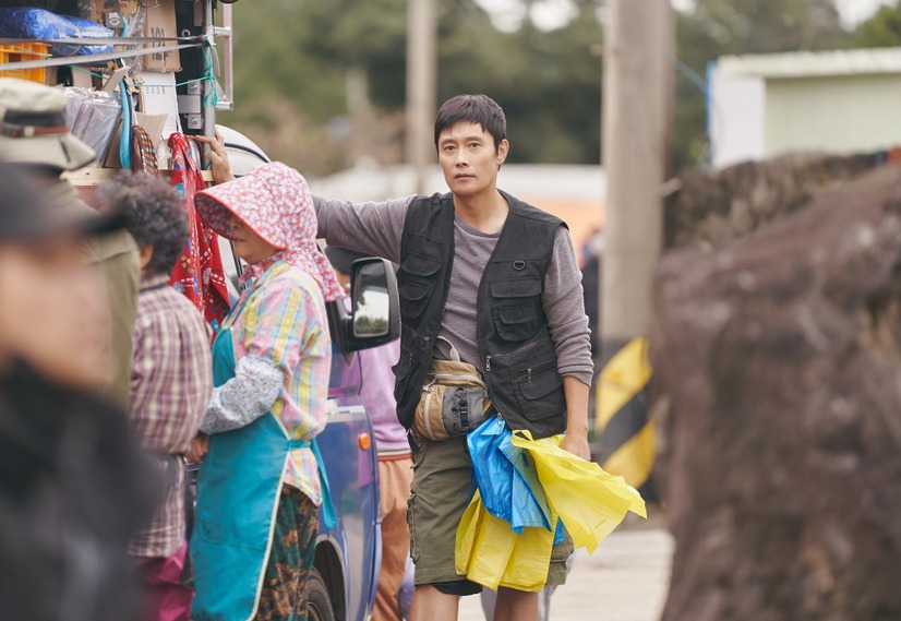 韓国ドラマ『私たちのブルース』イ・ビョンホン、シン・ミナら豪華出演者が繰り広げる恋愛模様