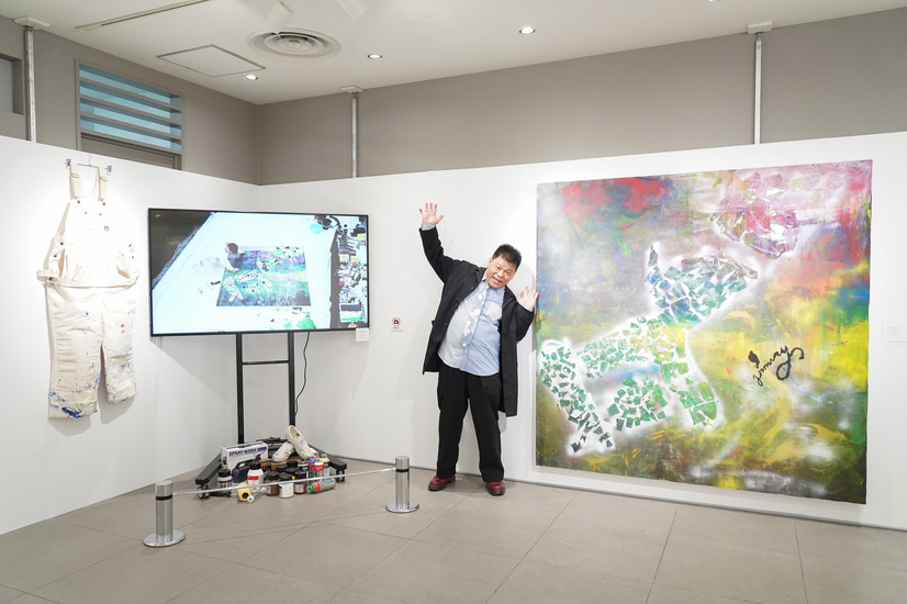 ジミー大西※撮影時のみ特別にマスクを外しております。