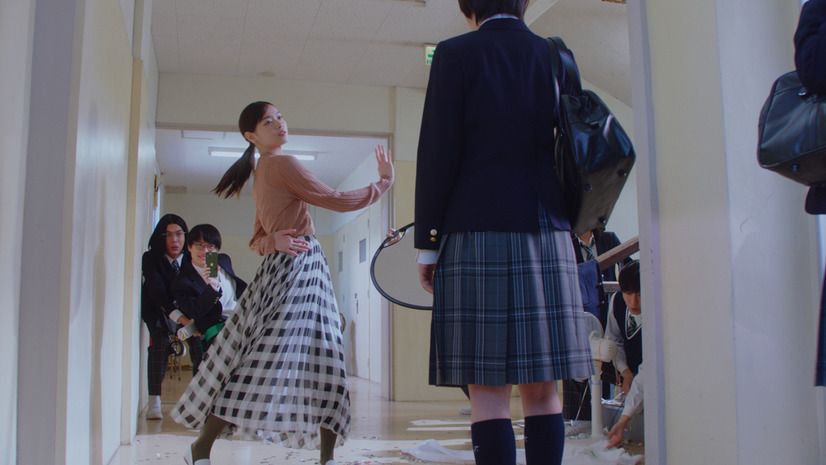 松本穂香＆西野七瀬が白熱ダンスバトル！au“意識高すぎ！高杉くん”シリーズ新CM