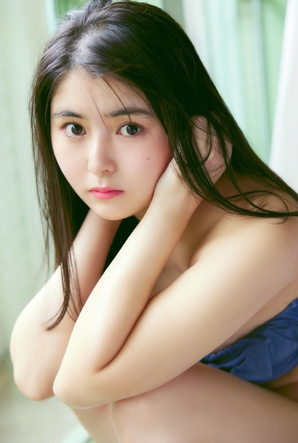 写真集「頓知気さきな CONCEPT ～Collaboration Photo Book～」（KADOKAWA）