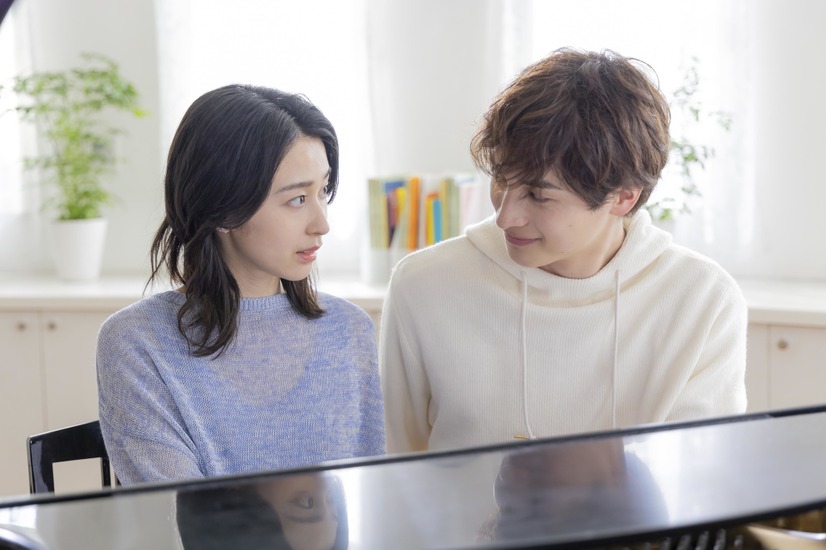 【第３話】「ピアノレッスン」左から）瀬戸さおり、一ノ瀬颯（c）フジテレビ