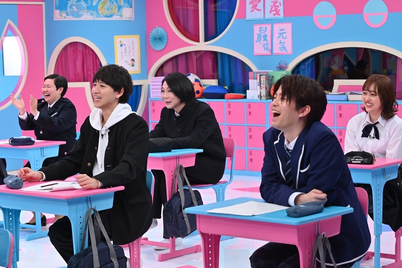 一列目左から）島太星、林拓磨／二列目左から）やす子、ミッツ・マングローブ、菊地亜美（C）フジテレビ