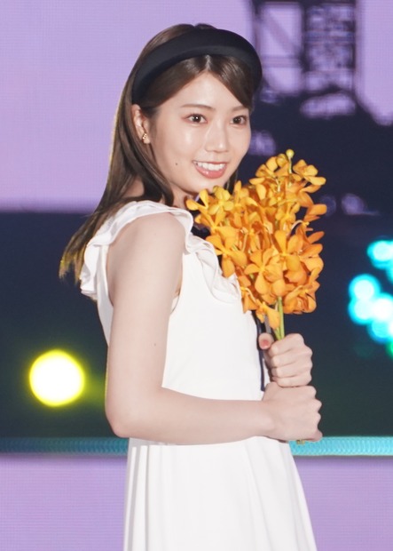 高本彩花【写真：竹内みちまろ】