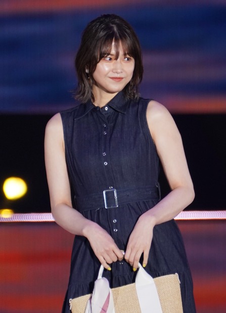 渡邉理佐【写真：竹内みちまろ】