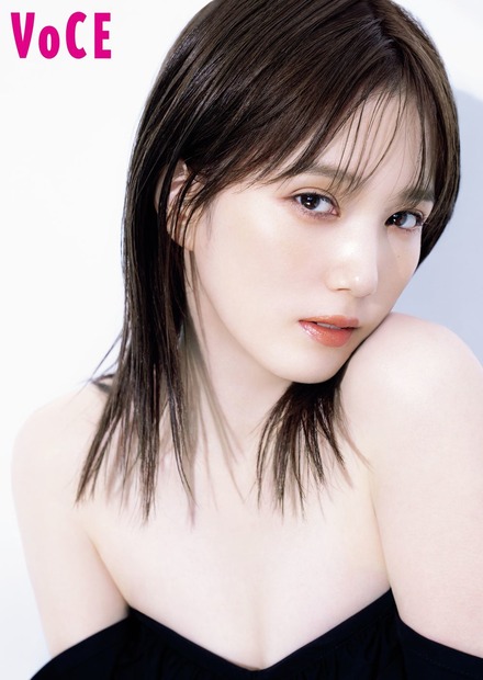 吉岡里帆　（c）講談社