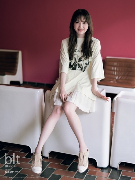 『blt graph.vol.79』【別冊付録特大ポスター：加藤史帆（日向坂46）】（c）東京ニュース通信社刊