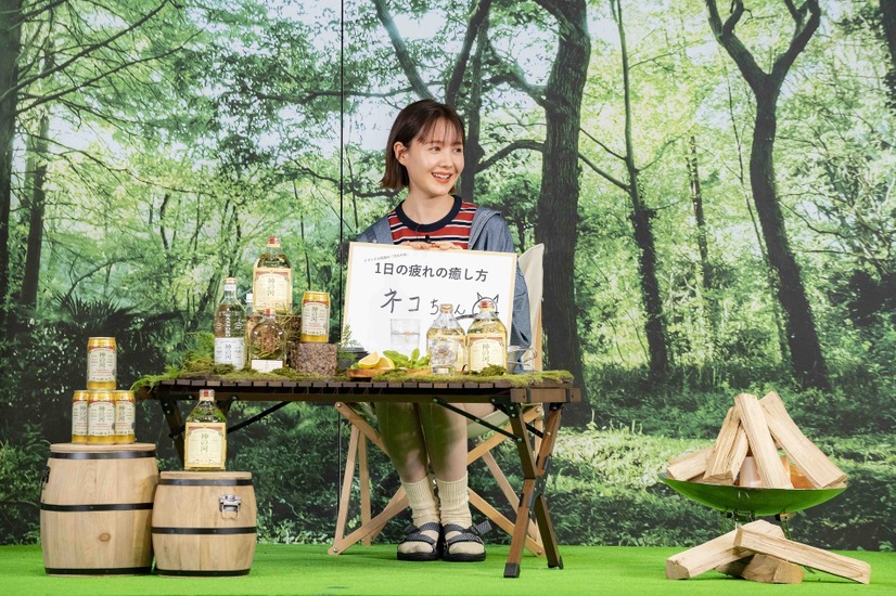 トリンドル玲奈、アウトドアファッションを披露！「この夏はキャンプで火起こしに挑戦したい」