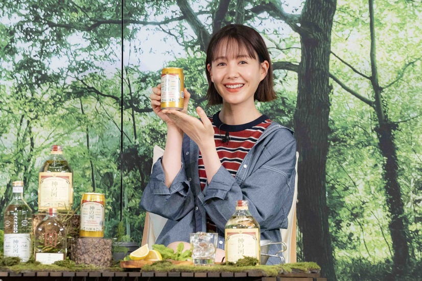 トリンドル玲奈、アウトドアファッションを披露！「この夏はキャンプで火起こしに挑戦したい」