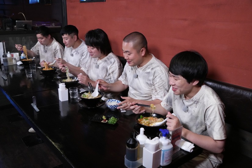 左から）せいや、長田庄平、松尾駿、岡部大、秋山寛貴（ｃ）フジテレビ
