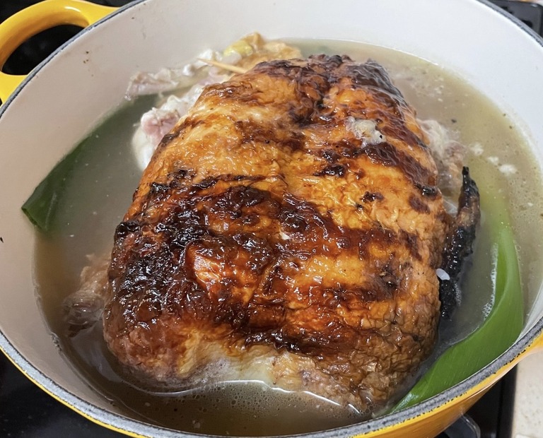 ロティサリーの参鶏湯（撮影：渡邉）