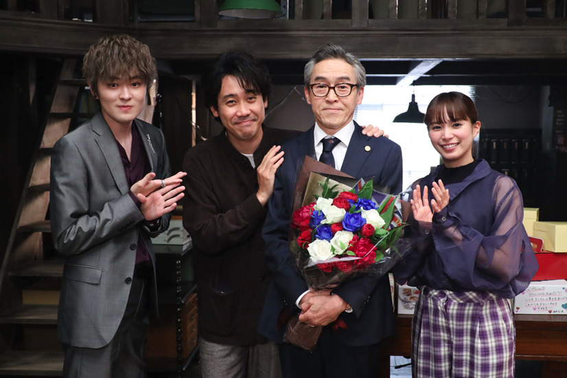 左から）望月歩、大泉洋、浅野和之、関水渚（C）フジテレビ