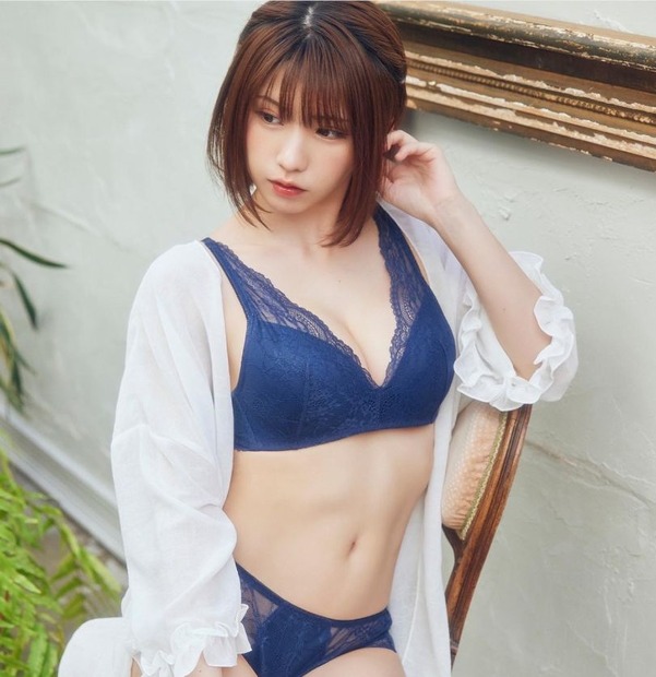 写真はえなこ公式Instagramから（※写真は所属事務所より掲載許諾をもらってます）