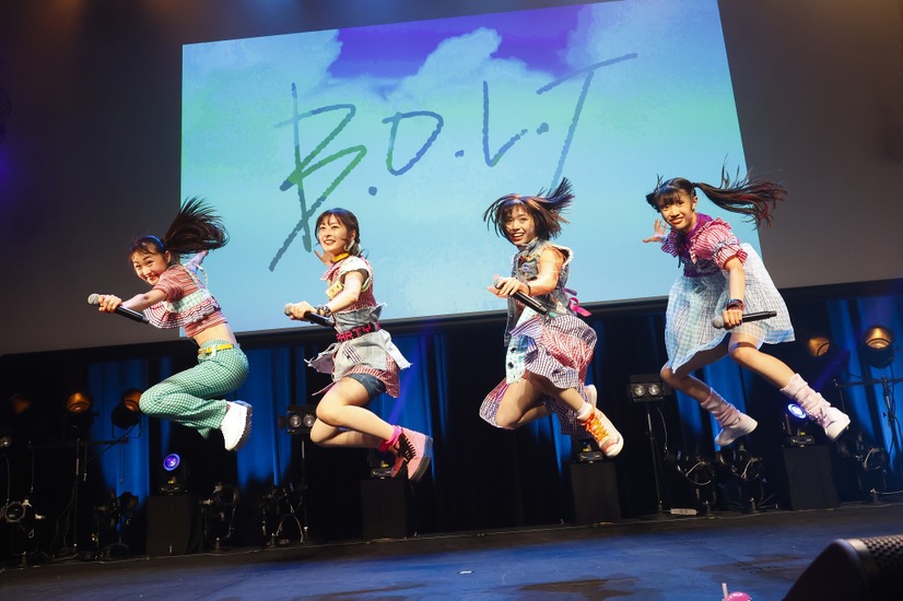 左から）白浜あや 、高井千帆、内藤るな、青山菜花 （撮影：笹森健一）