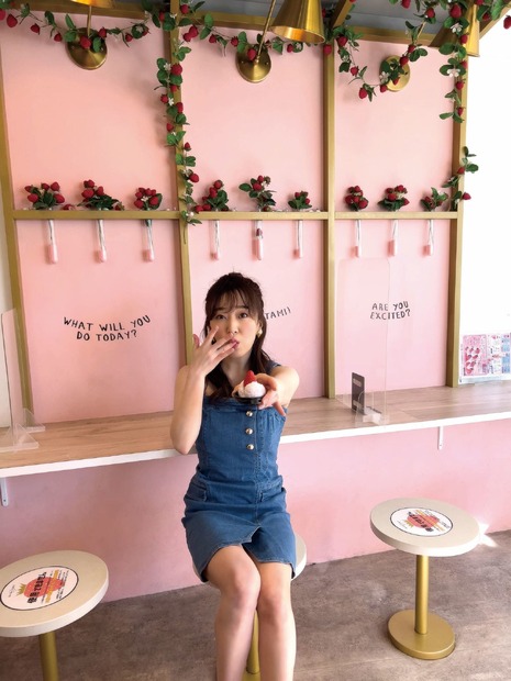 中冨杏子 初写真集『大人の妄トレ写真集 あんこの間違い探し』（発行：ENPASS、発売：フォレスト出版、撮影：けいちょん）