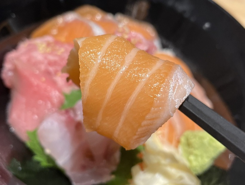 海鮮丼（撮影：渡邉）