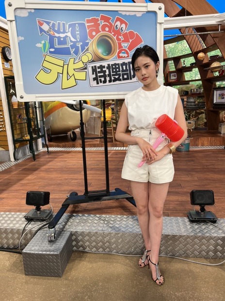 安斉星来、『世界まる見え！』登場で「美脚！」「これで18歳？」と驚きの声