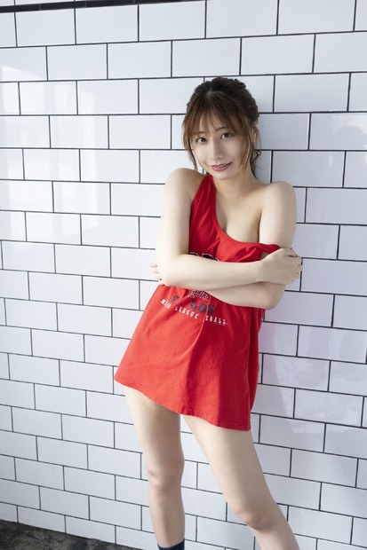 鈴木優香FLASHデジタル写真集『触ってみる？』　（c）光文社週刊FLASH 写真：小塚毅之