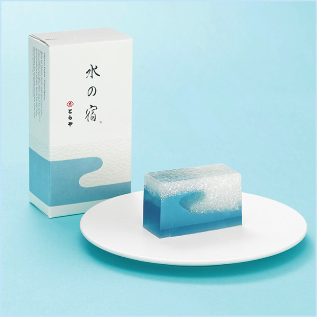 とらや／水の宿（中形、1本）1,944円