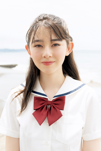 石川花1st写真集『HANNA』（発売元：ワニブックス、撮影：藤代冥砂）イメージカット