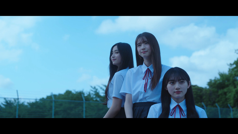 乃木坂46の5期生楽曲「バンドエイド剝がすような別れ方」MV公開