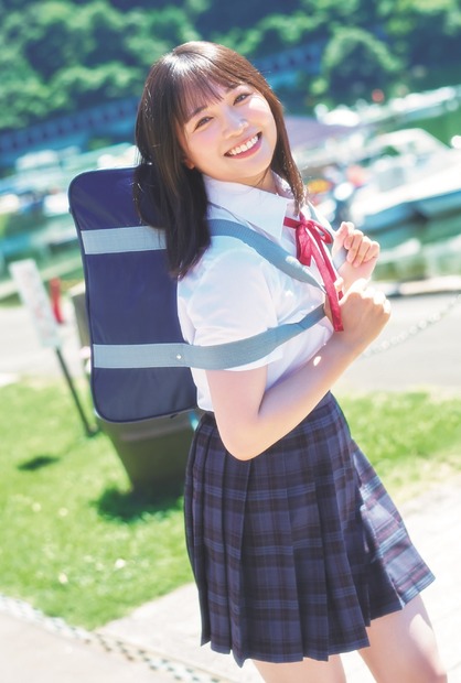 『B.L.T. SUMMER CANDY 2022』【ローソンエンタテインメント購入特典ポストカード：小田垣有咲（Peel the Apple）】（c）東京ニュース通信社