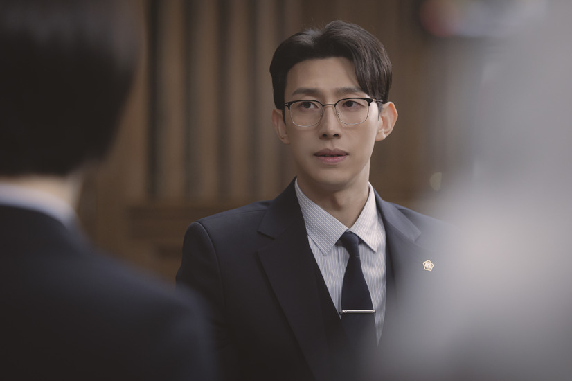 韓国ドラマ『ウ・ヨンウ弁護士は天才肌』パク・ウンビン＆カン・テオがこれまでにないキスシーンを披露