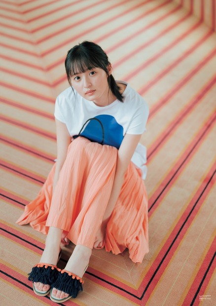 『B.L.T.2022年10月号』【別冊付録両面超ビッグポスター：遠藤さくら（乃木坂46）】（c）東京ニュース通信社