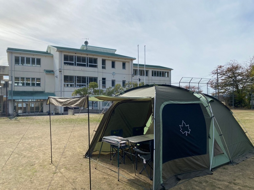 学校給食が食べられる！？新感覚キャンプ場にカフェ 『SHINODA CAFE』がオープン