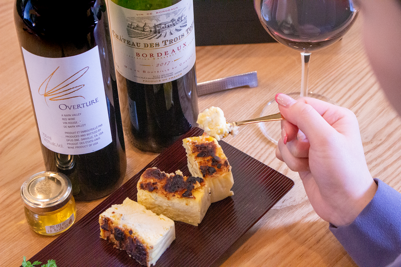 オトナの味に感服…！お酒にピッタリなスイーツ「22時の誘惑　ブルーチーズケーキ」が登場