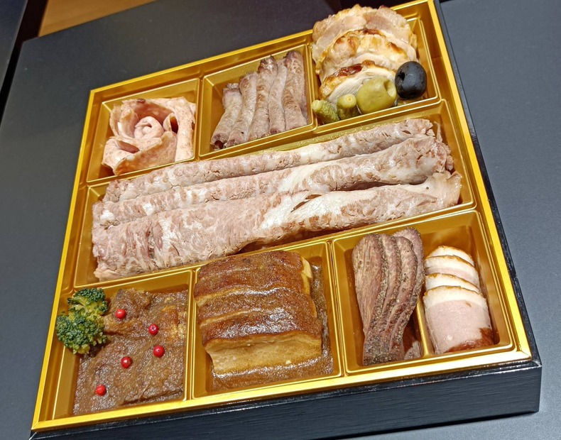「＜東京・恵比寿 焼肉トラジ＞焼肉トラジ 肉おせち 一段」（税込18,360円）