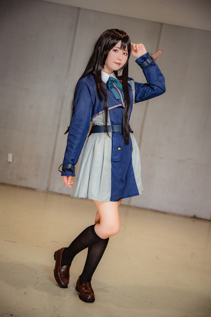 井ノ上たきな『リコリス・リコイル』／いすみ（@_isumin_）、撮影：Jon
