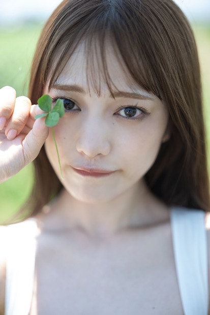 26時のマスカレイド・森みはる2nd写真集『タイトル未定』（出版社：扶桑社、撮影：藤本和典）