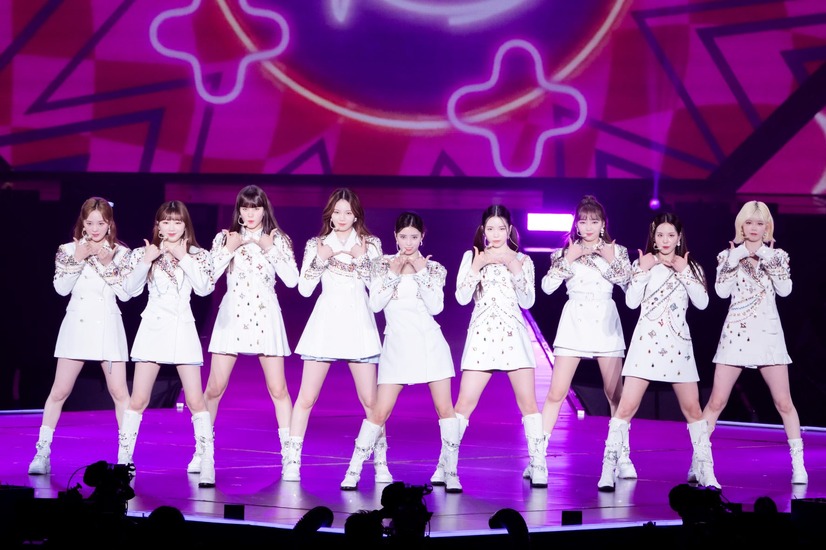『NiziU Live with U 2022 “Light it Up”』東京公演写真（撮影：田中聖太郎）