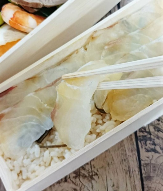 【実食】京都駅で1日10個ほど販売のレア弁当！和久傳「かさね 鯛ちらし」が最高に美味！